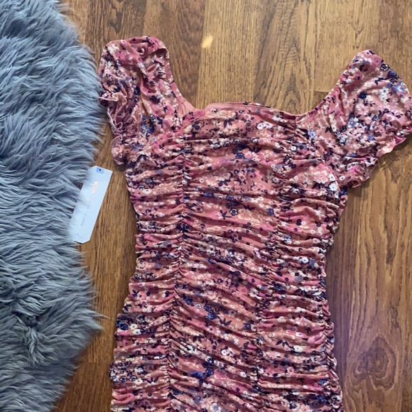 NWT Pink Floral Scrunch Up Mini Dress - Picture 5 of 6